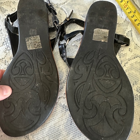 Zara Black and Brown Sandals with Beaded Elegance - Picture 5 of 10